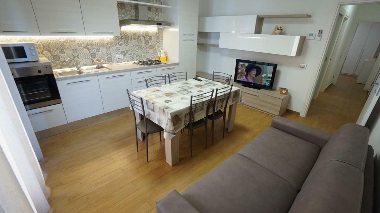 Residenza Topazio Сан-Бенедетто-дель-Тронто Екстер'єр фото