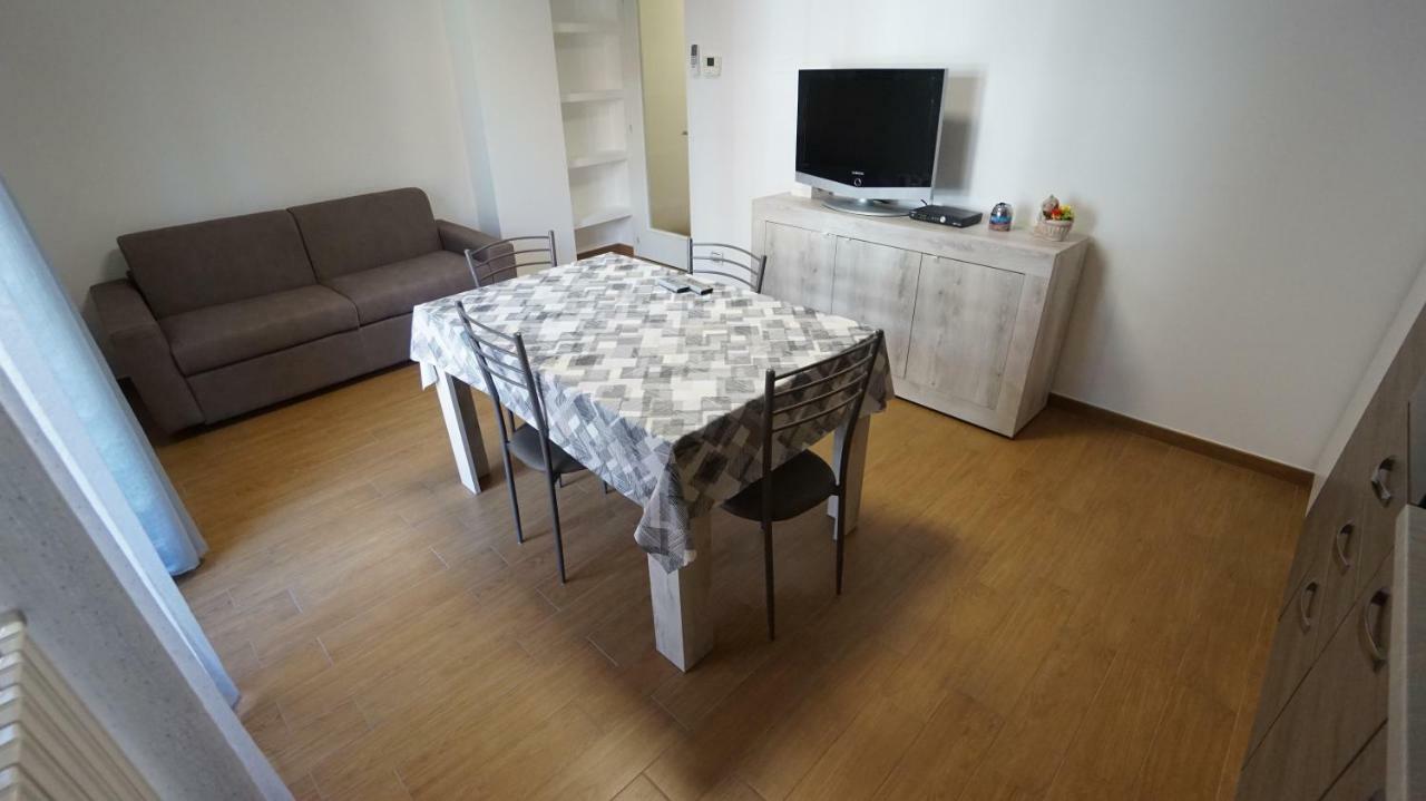 Residenza Topazio Сан-Бенедетто-дель-Тронто Екстер'єр фото