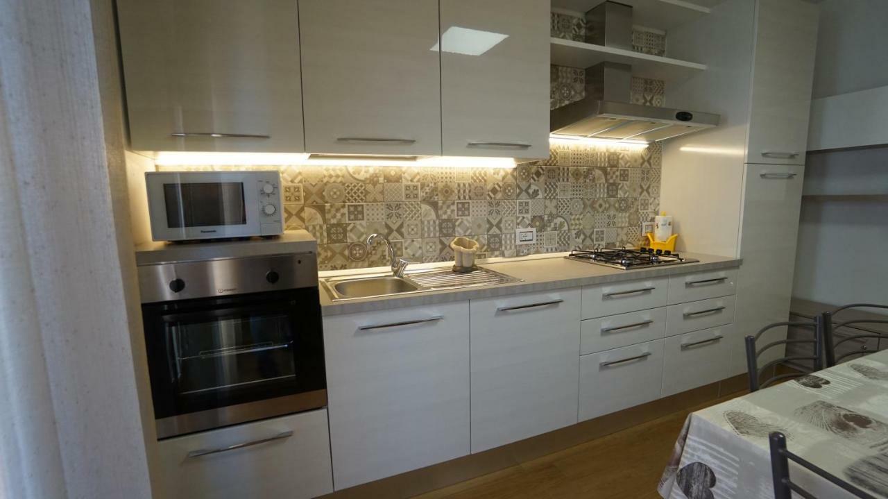 Residenza Topazio Сан-Бенедетто-дель-Тронто Екстер'єр фото